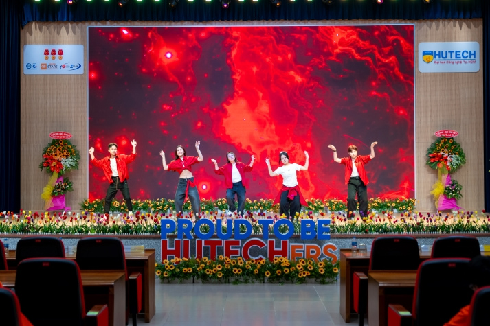 Khởi động thanh xuân: CLB - Đội - Nhóm HUTECH sẵn sàng chào đón tân binh nhập hội 206