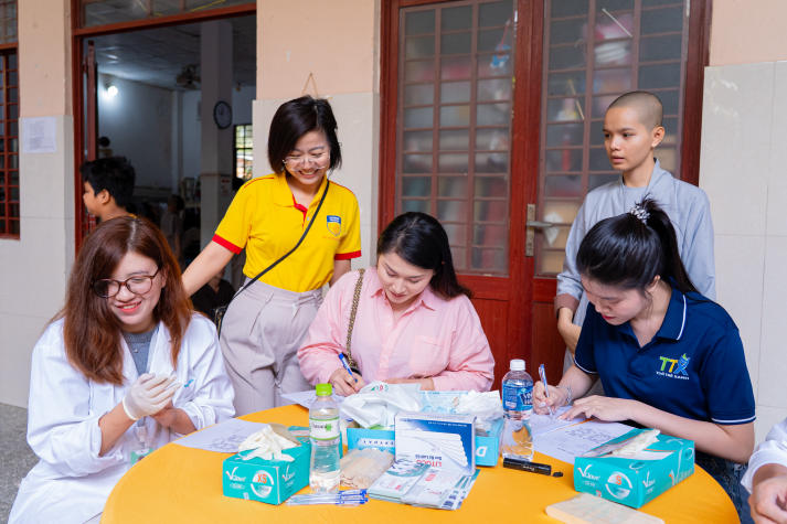 “Cho đi là còn mãi” - Hành trình sẻ chia yêu thương của cộng đồng Cựu sinh viên và Doanh nhân HUTECH 53