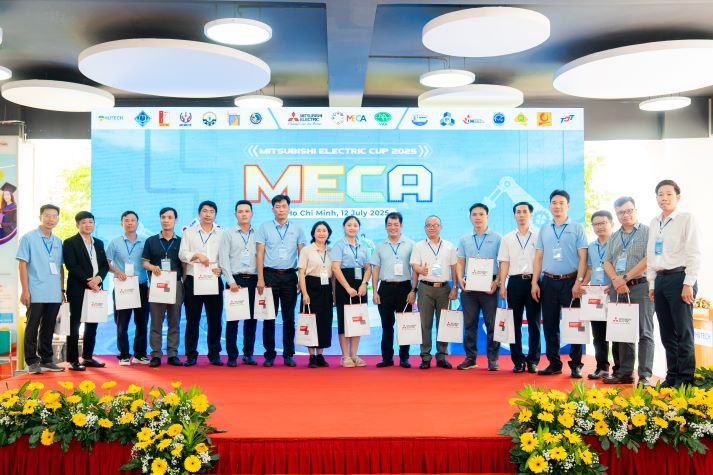 MECA 2025 Finals: HUTECH students conquer technology through practical projects 31