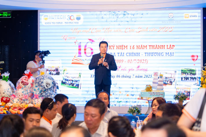 Khoa Tài chính - Thương mại kỷ niệm 16 năm thành lập với nhiều dấu ấn tự hào 42