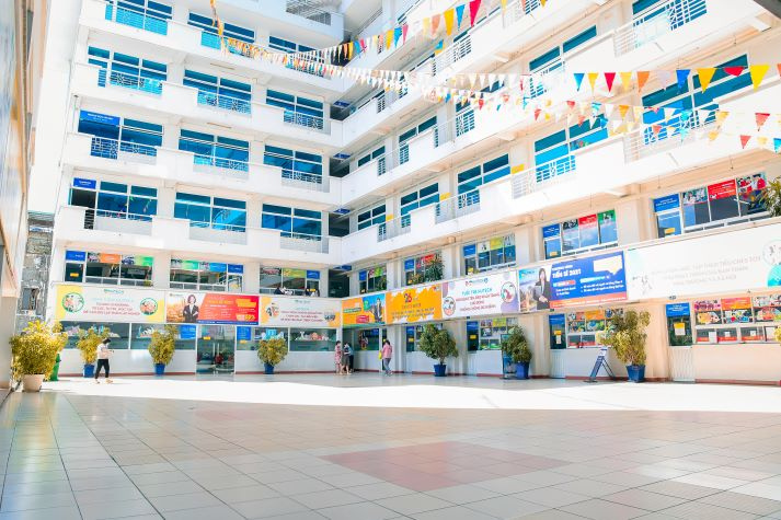 Tân sinh viên Quản trị kinh doanh và Marketing HUTECH được chủ động chọn cơ sở học tập từ khóa 2026 22