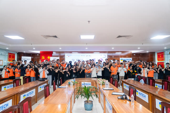 [Video] Khi ống kính biết nói: Sinh viên HUTECH học hỏi “bí kíp” lan tỏa cảm xúc và câu chuyện qua từng khung hình 156