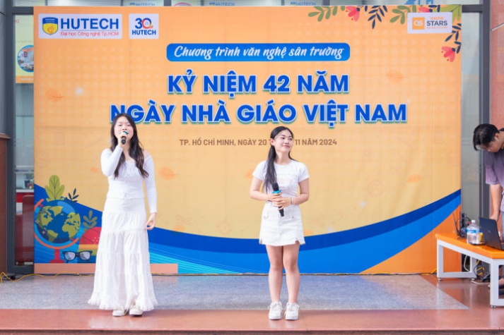 [Ảnh] HUTECH rộn ràng với loạt tiết mục văn nghệ đặc sắc chào mừng ngày Nhà giáo Việt Nam 20/11 41