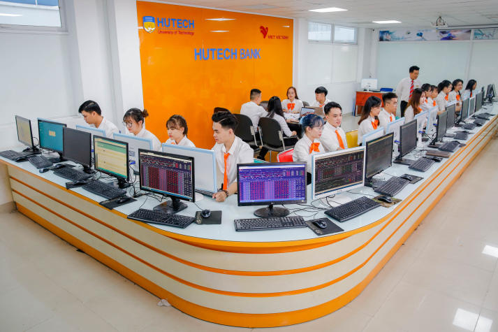[Ảnh] Khám phá loạt “tọa độ” học tập, thực hành và rèn luyện thú vị tại HUTECH 128