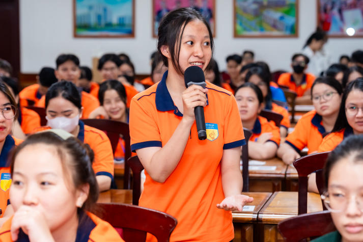 [Video] Học cách bảo vệ bản thân trước thiên tai: HUTECH-ers nói “không” với bị động 64