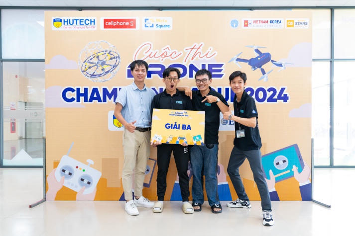 Sinh viên HUTECH “ẵm” nhiều thành tích tại Chung kết cuộc thi "Drone Champion League 2024" 141