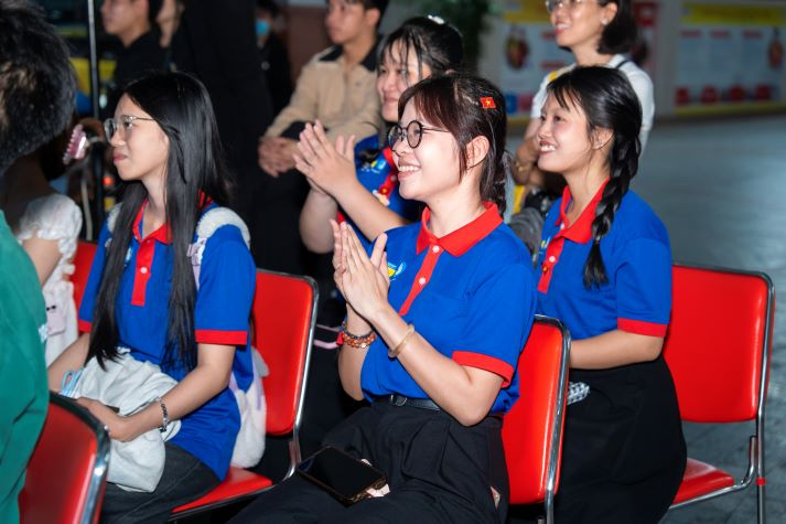 Biến đồ án tốt nghiệp thành sân khấu thực cảnh, sinh viên Quản trị sự kiện kể chuyện Việt bằng cảm xúc 86