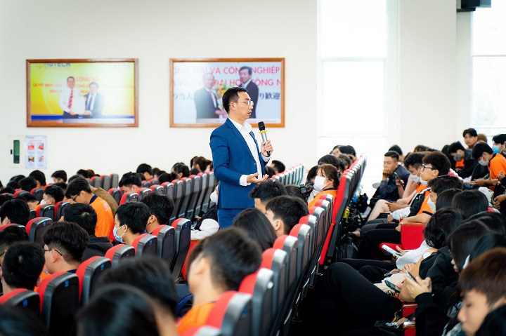 Tân sinh viên HUTECH học cách xây dựng thương hiệu cá nhân cùng chuyên gia 89