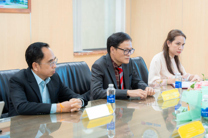 Đại sứ Nam Phi thăm HUTECH, hướng đến mở rộng hợp tác đào tạo và trao đổi sinh viên 12