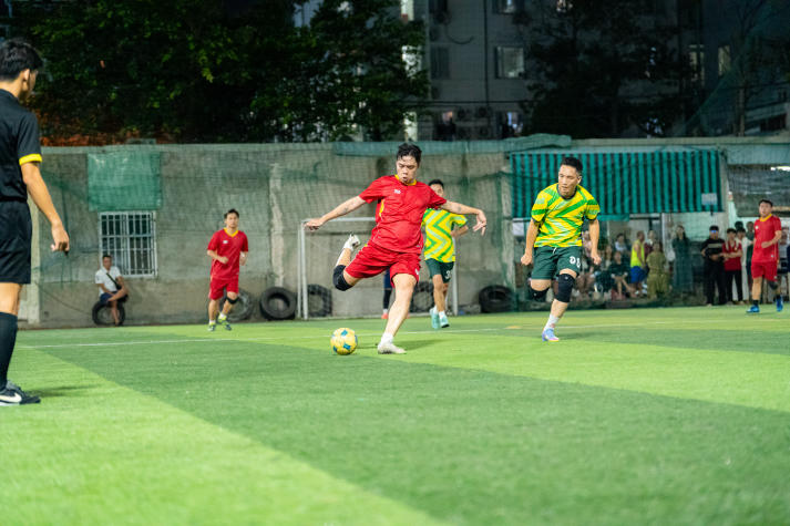 [Hội thao CB-GV-NV HUTECH 2025]: VPT-VPHĐT-P.NS-TT.KĐ-ĐBCL-B.TTr-TT.IT đăng quang ngôi vương Bóng đá nam 59