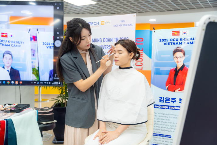[Video] Sinh viên Viện Khoa học Ứng dụng khám phá bí mật chuẩn K-Beauty cùng chuyên gia Hàn Quốc 78
