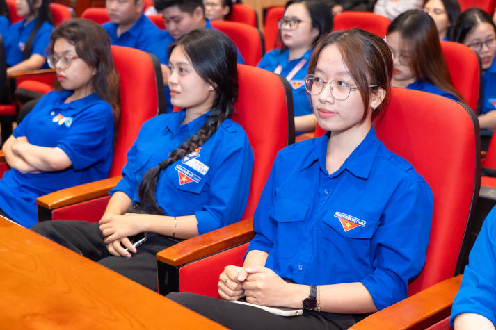 Sẵn sàng lên đường! Hơn 400 chiến sĩ Mùa hè xanh HUTECH 2025 hoàn tất tập huấn trước giờ ra quân 30