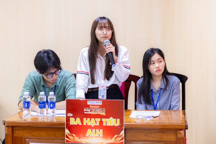 Sinh viên Luật tranh biện sắc bén, thể hiện bản lĩnh tại “Bản lĩnh Luật sư tương lai” lần 6 32