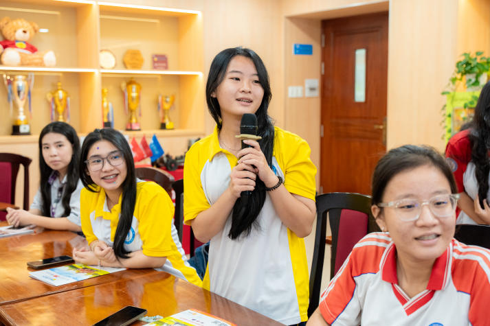 Học sinh THPT “đắm mình” trong không gian nghiên cứu tại Open Lab Day HUTECH 62