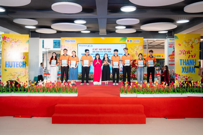 [Video] HUTECH Chào Xuân 2026: “Bật mood” Tết Việt giữa khuôn viên trường 59