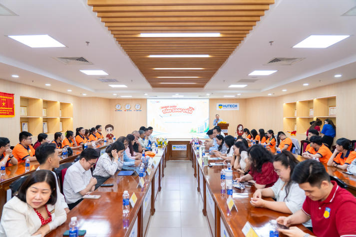 Tân sinh viên Khoa Luật vững hành trang, sẵn sàng chinh phục hành trình mới 10