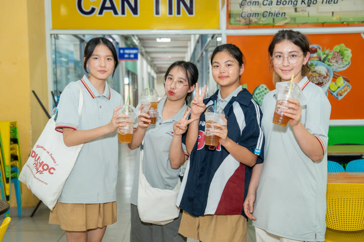 Học sinh Einstein School Vũng Tàu hào hứng trải nghiệm môi trường học tập hiện đại tại HUTECH 54