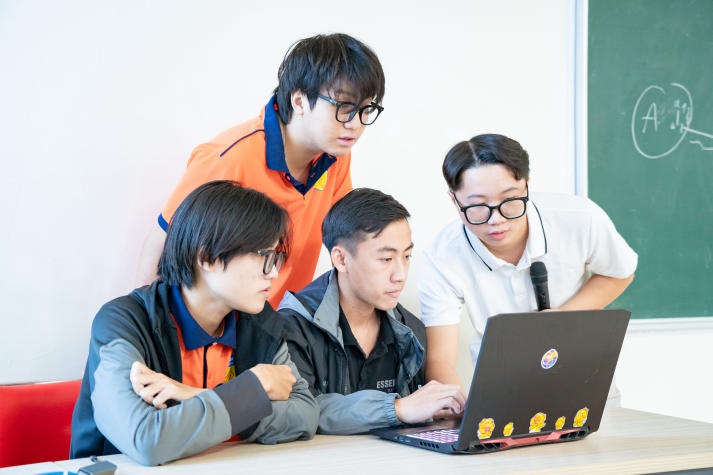 Sinh viên Khoa Công nghệ thông tin “trình làng” nhiều phần mềm có tính ứng dụng cao tại cuộc thi HDBank Hackathon 2023 37