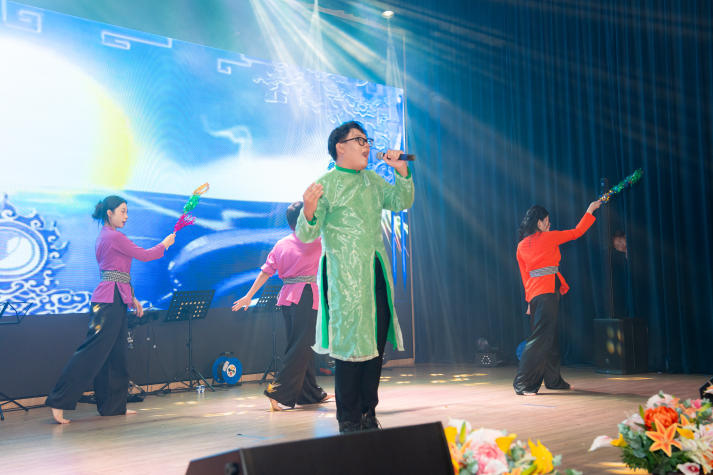 Trình diễn giàu bản sắc, sinh viên Thanh nhạc tỏa sáng trong kỳ thi tốt nghiệp 28