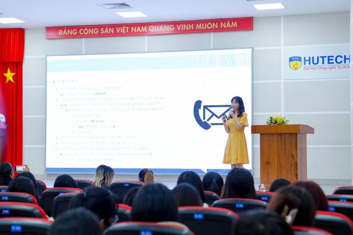 Sinh viên Khoa Hàn Quốc học tích lũy kiến thức về văn hóa doanh nghiệp Hàn Quốc và kỹ năng viết CV bằng tiếng Hàn 26