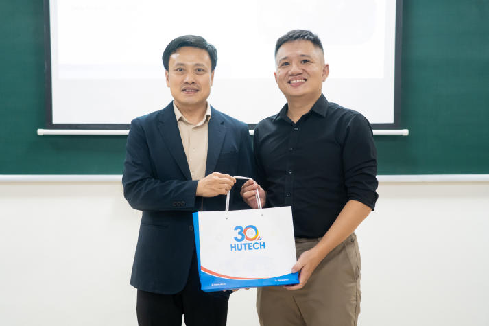 Sôi nổi ngày hội Chào đón Tân sinh viên Khoa Hệ thống thông tin quản lý: Khởi đầu hành trình kết nối công nghệ và kinh tế 29