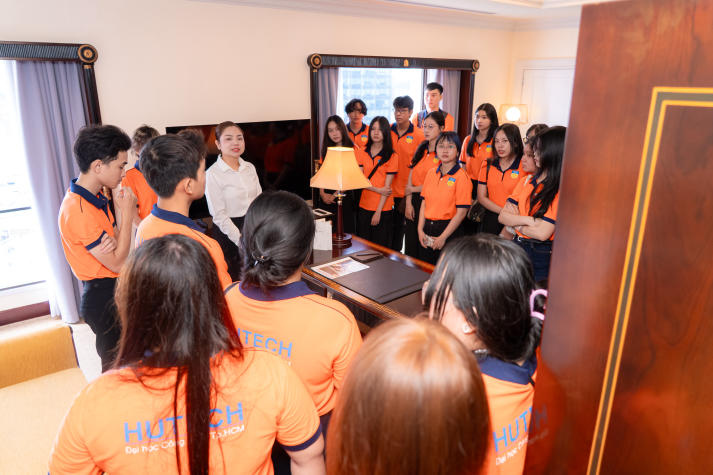 [Video] Sinh viên Khoa Tiếng Anh mở rộng góc nhìn nghề nghiệp tại Lotte Hotel Saigon 27