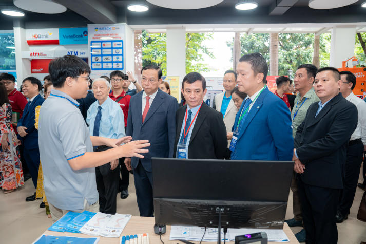 HUTECH cùng SHTP kiến tạo hệ sinh thái công nghệ chiến lược thúc đẩy chuyển đổi kép số - xanh 44