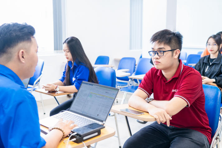 Hoàn tất phỏng vấn tuyển quân Mùa hè xanh HUTECH 2025, sẵn sàng cho ngày ra quân 34