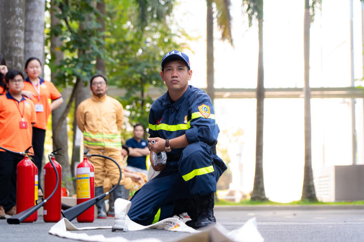 Trang bị kỹ năng ứng phó với hỏa hoạn: HUTECH tổ chức diễn tập PCCC & CNCH tại Thu Duc Campus 63