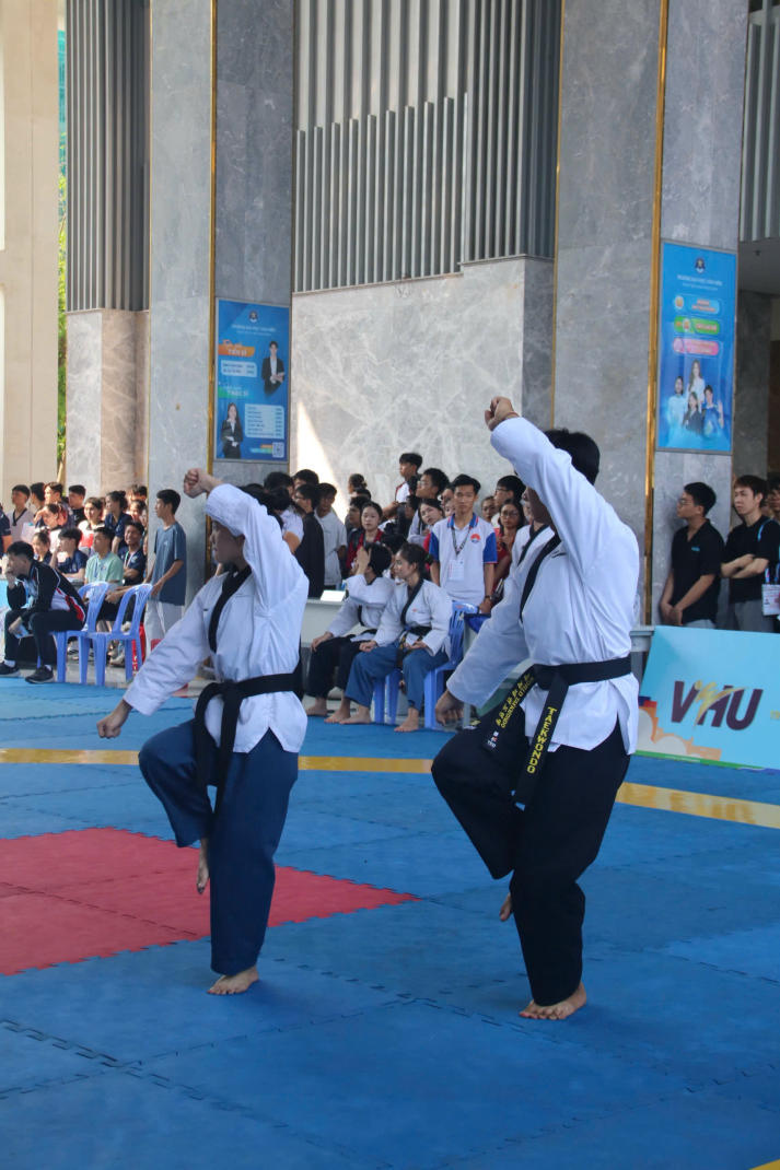 Đội tuyển Taekwondo HUTECH xuất sắc giành 7 huy chương tại Cup Taekwondo 34