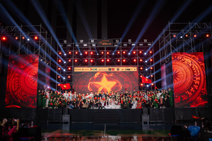 [Video] Âm vang Quốc kỳ: Sinh viên năm 2 Quản trị sự kiện tổ chức concert quy mô, chạm đến trái tim khán giả 72