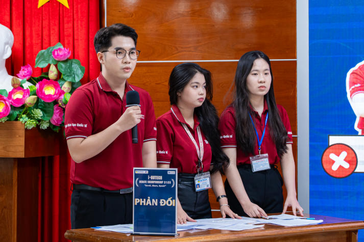 Chung kết I-HUTECH Debate Championship 2025: Tỏa sáng tư duy phản biện và bản lĩnh sinh viên HUTECH 109