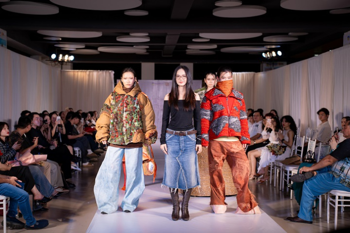 Đạo diễn Long Kan 'chốt đơn' ngay trên sàn diễn thời trang 4