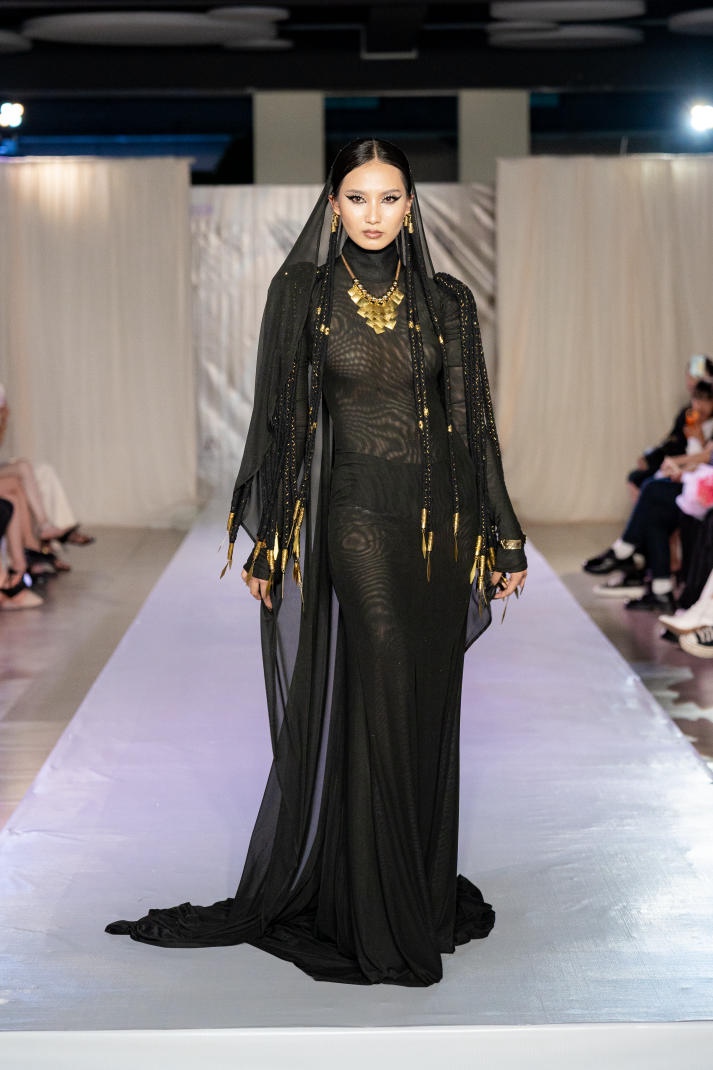 [Video] Sinh viên Thiết kế thời trang HUTECH “trình làng” loạt đồ án tốt nghiệp với nhiều ý tưởng độc đáo 448