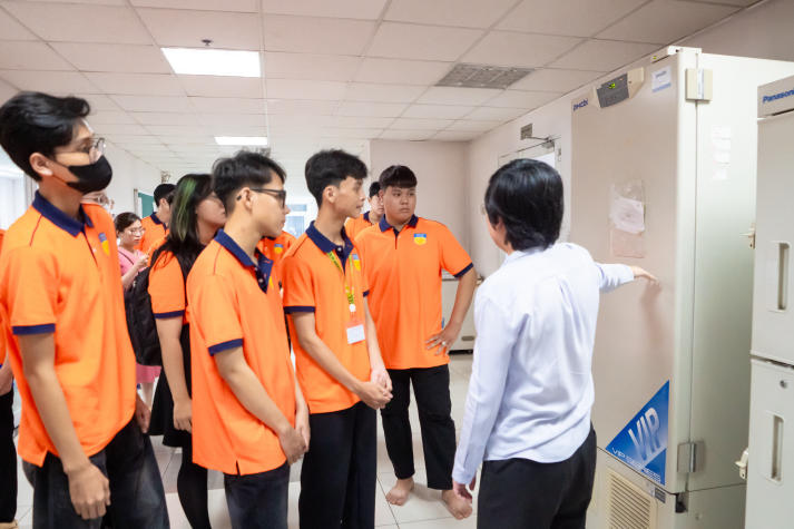 Tân binh Công nghệ sinh học trải nghiệm thực tiễn nghiên cứu tại Trung tâm Công nghệ sinh học TP.HCM 68