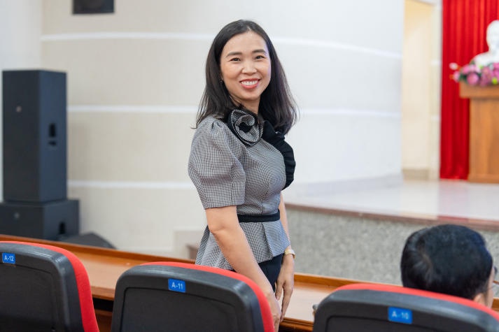 Sinh viên Khoa Khoa học Xã hội và Quan hệ Công chúng lần giở “bí mật” tạo nên TVC bạc tỷ 49