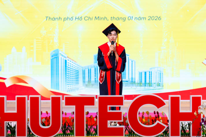 HUTECH vinh danh Tân Cử nhân, Tân Dược sĩ tại Lễ trao bằng tốt nghiệp 42