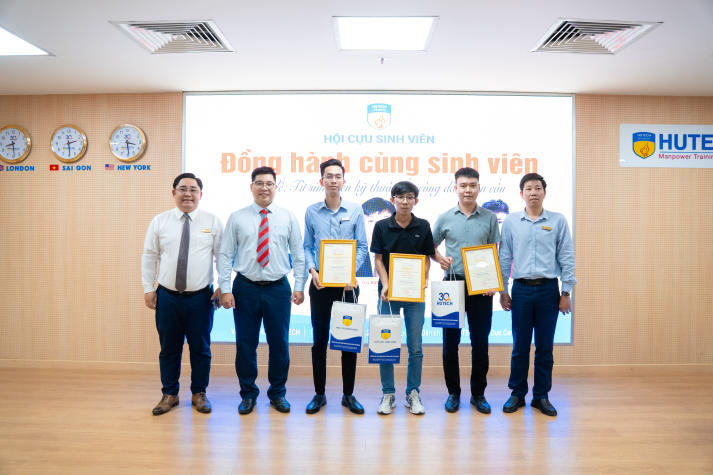 Sinh viên Viện Kỹ thuật học cách thích ứng với môi trường làm việc toàn cầu 22