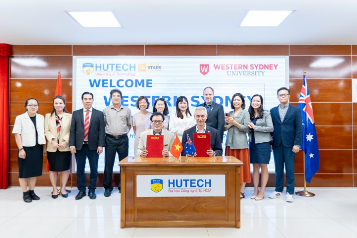 [Video] [HUTECH 30 năm] Một hành trình kiến tạo bản sắc - hội nhập - vươn tầm quốc tế 136