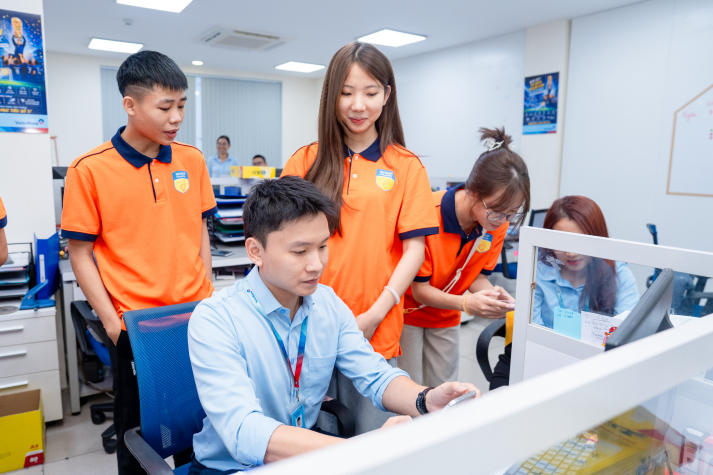 7 phòng nghiệp vụ VietinBank mở rộng góc nhìn nghề ngân hàng cho sinh viên Tài chính - Thương mại 52