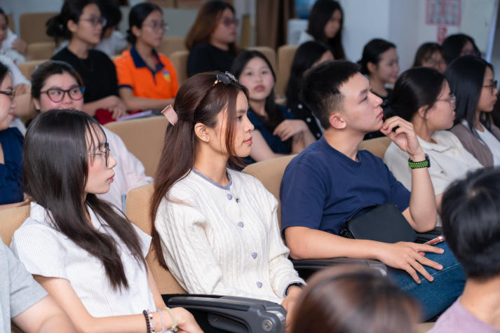 Sinh viên Quan hệ công chúng khám phá mô hình truyền thông chuyên nghiệp tại Bệnh viện FV 56