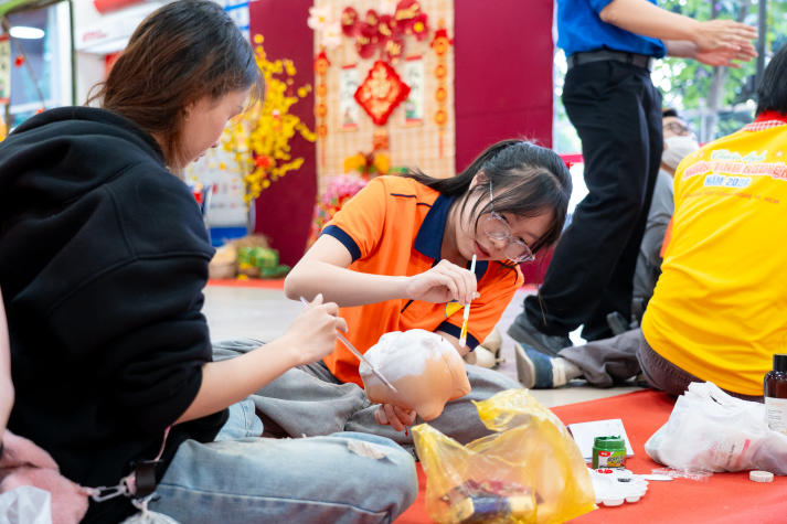 [Video] HUTECH Chào Xuân 2026: “Bật mood” Tết Việt giữa khuôn viên trường 218