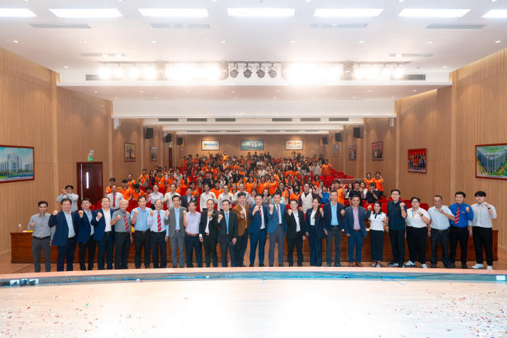 [Ảnh] Rộn ràng chuỗi hoạt động chào tuổi mới, lan tỏa khí thế và khát vọng vươn xa 119