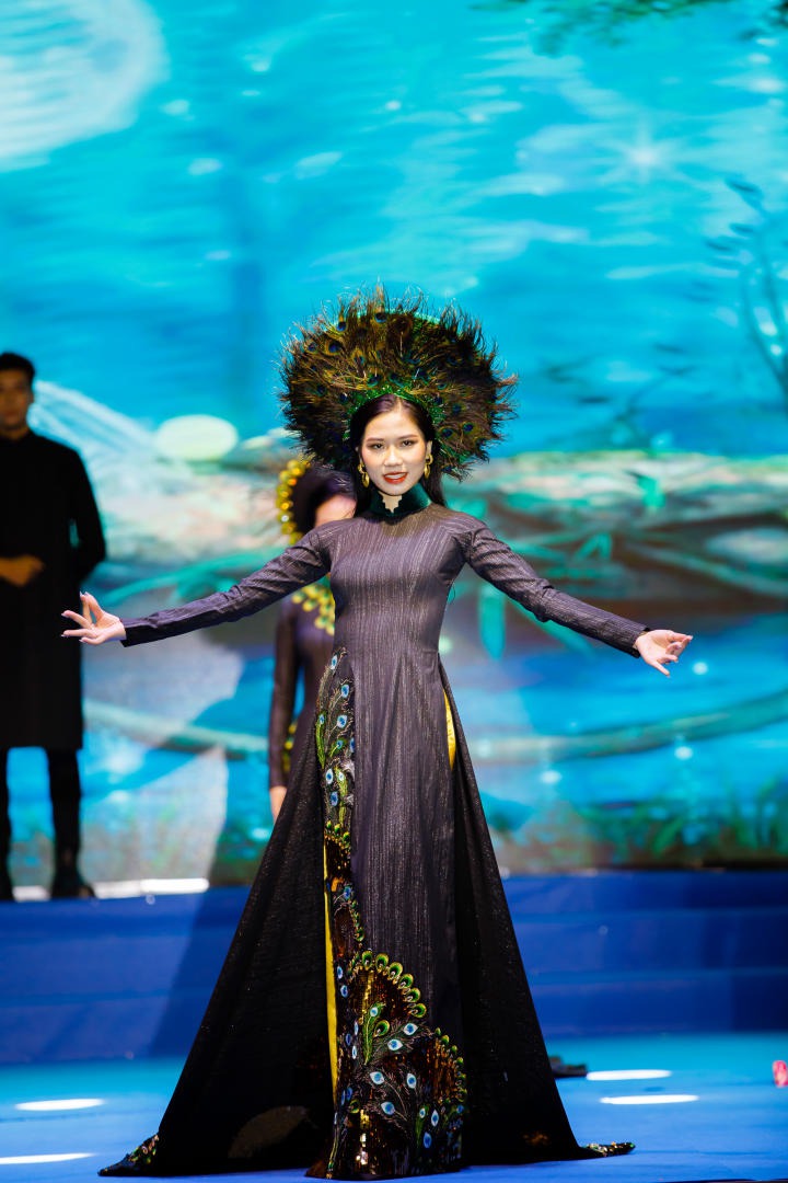 Nữ sinh Nguyễn Thị Tuyết Nhung đăng quang Hoa khôi Miss HUTECH 2023 218