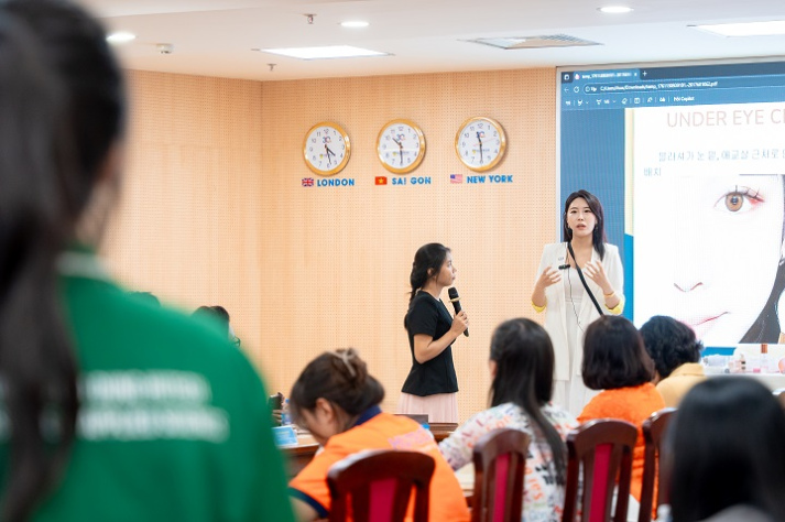 Kết nối tri thức quốc tế: Chuyên gia nước ngoài đồng hành cùng sinh viên HUTECH 65