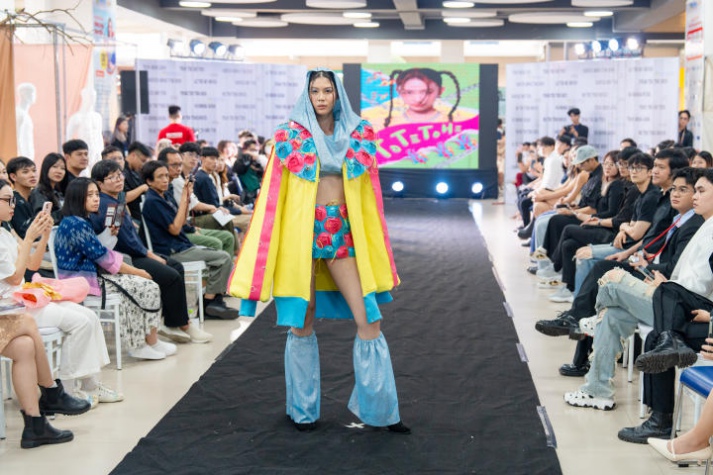 [Video] Đem bọ cánh cứng và người vô gia cư vào đồ án tốt nghiệp, 02 sinh viên ngành Thiết kế thời trang HUTECH “cán đích” thủ khoa và á khoa 194