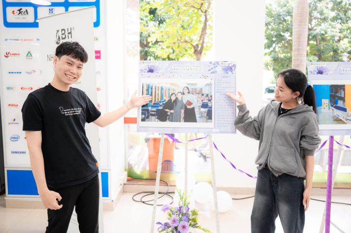 Sinh viên Khoa Quản trị kinh doanh giành giải Quán quân HUTECH Photo Contest “Beloved Teacher 2025” 61