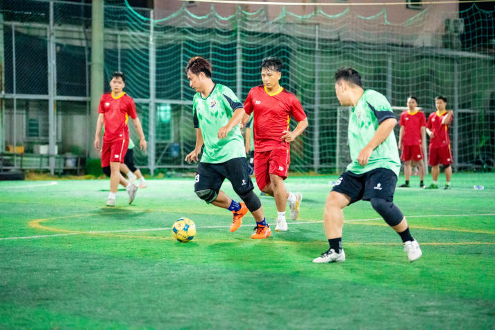 [Hội thao CB-GV-NV HUTECH 2025]: Bóng đá nam ra quân, kịch tính ngay loạt trận mở màn 91