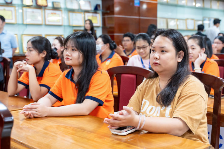 Sinh viên Khoa KHXH&QHCC học cách “cưa đổ” nhà tuyển dụng bằng thương hiệu cá nhân 69