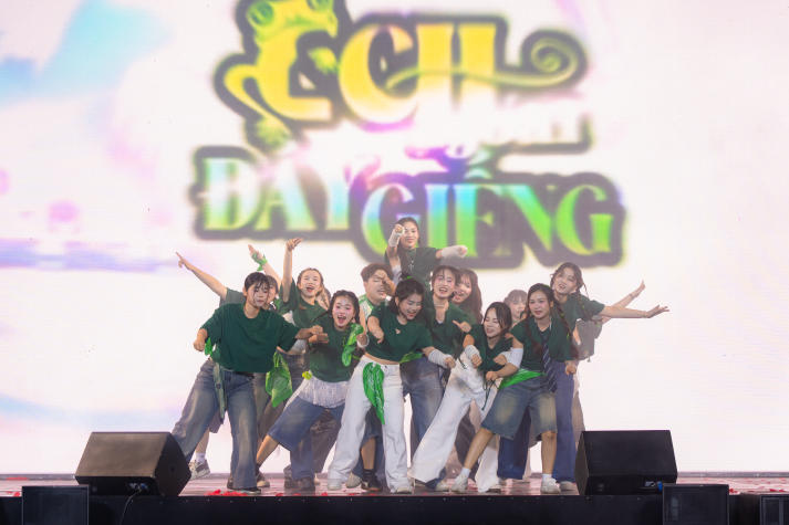 Sinh viên HUTECH thắp sáng niềm tự hào Việt qua chuỗi đồ án nghệ thuật hoành tráng 86